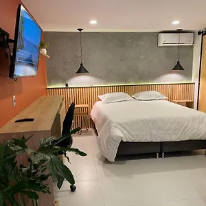 https://agradable-y-moderno-aparta-estudio-con-aire-acondicionado.colombiamedellinhotels.com